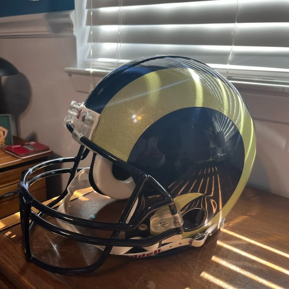 St. Louis Rams throwback. Riddell Football Helmet - Picture 3 of 3
